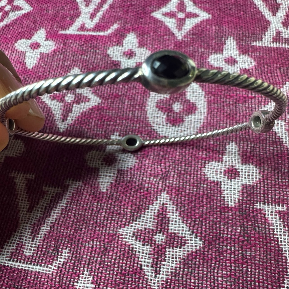 Elegant David yurman Bracelet with Black Stone